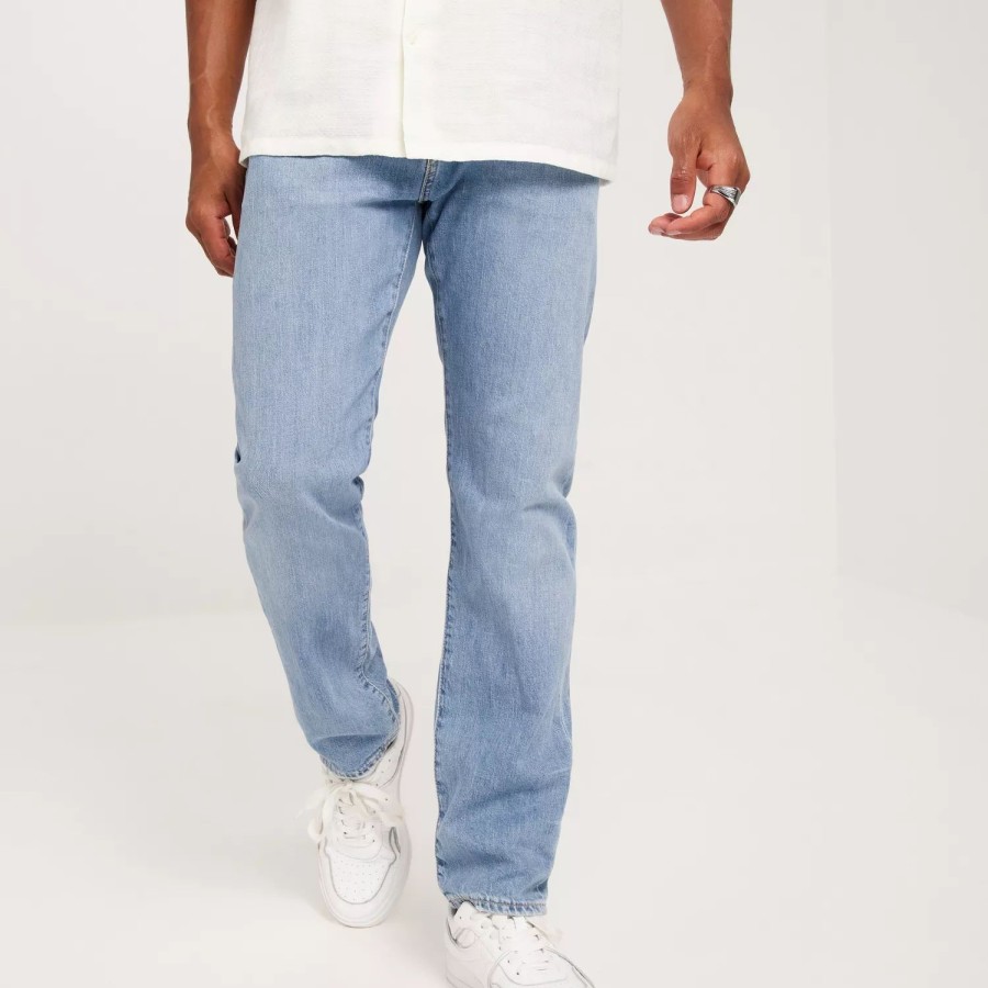 Toj Levi's | 502 Taper Back On My Feet Med Indigo