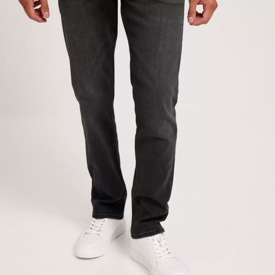 Toj Neuw | Lou Straight Legacy Black