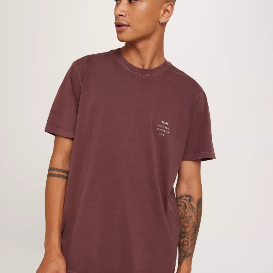 Toj Neuw | Organic Neuw Band Tee Oxblood Red