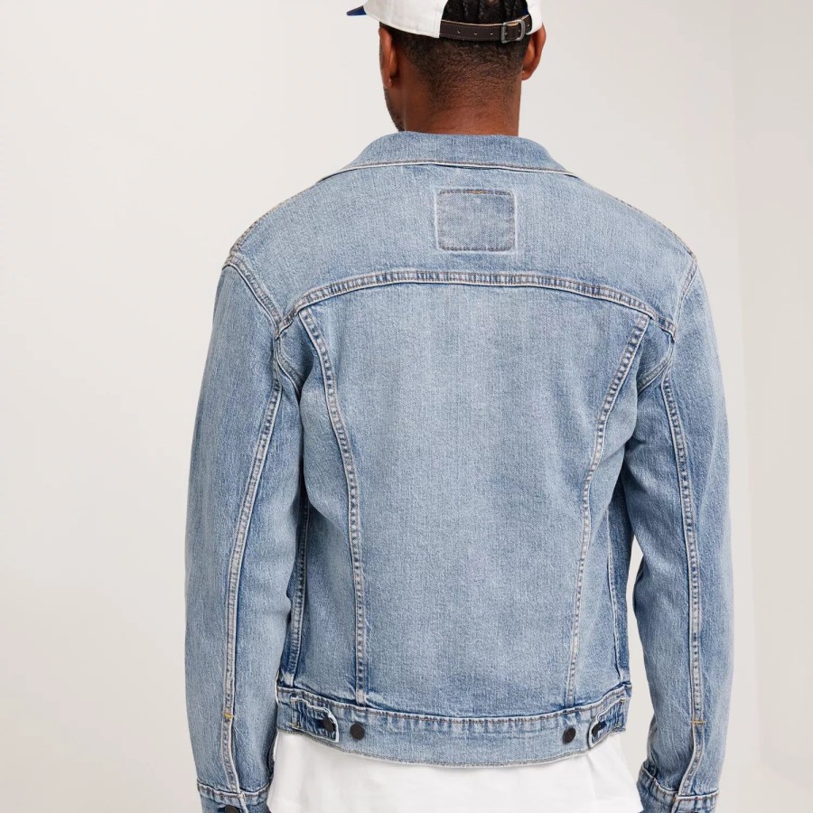 Toj Levi's | The Trucker Jacket Always Bett Light Indigo