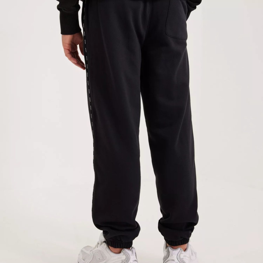 Toj Levi's | Graphic Piping Sweatpant Piece Black