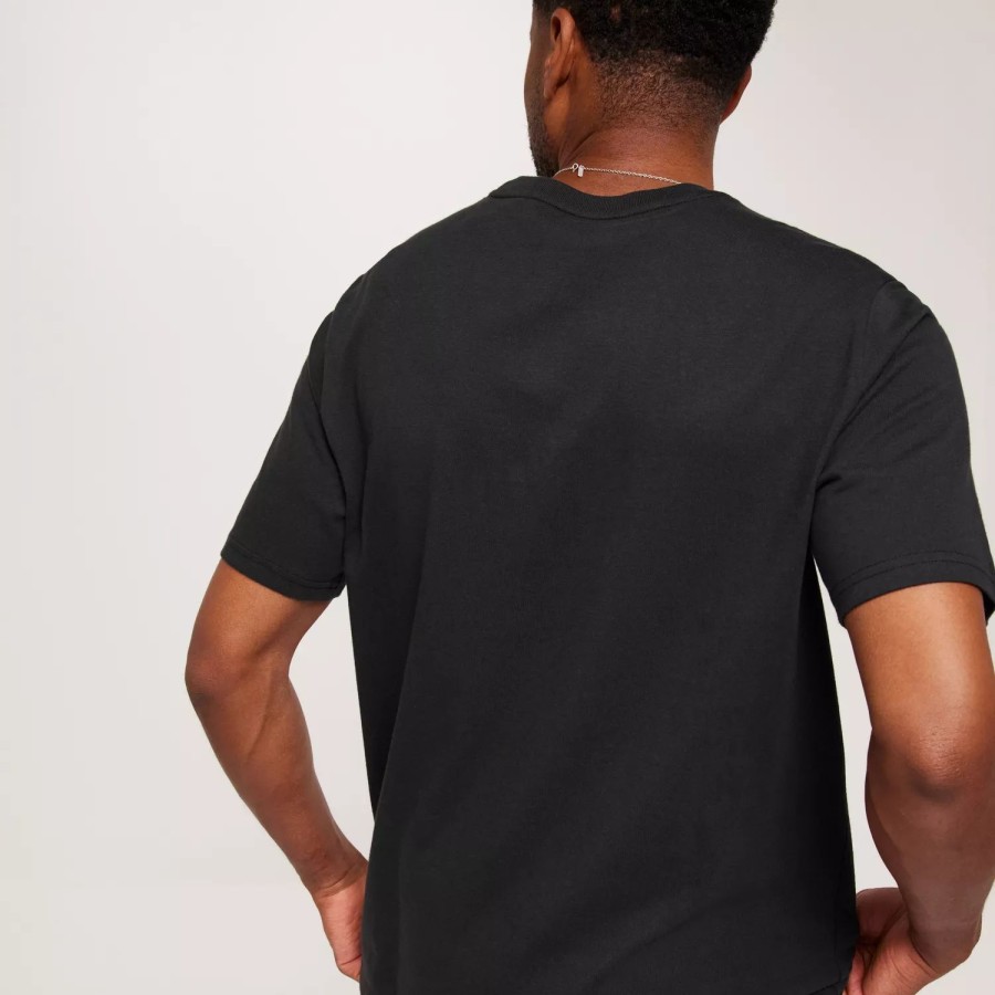 Toj Levi's | Ss Relaxed Fit Tee Headline Lo Black